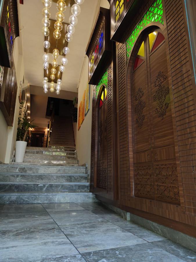 ヤロヴァ Grand Luxuryアパートホテル エクステリア 写真